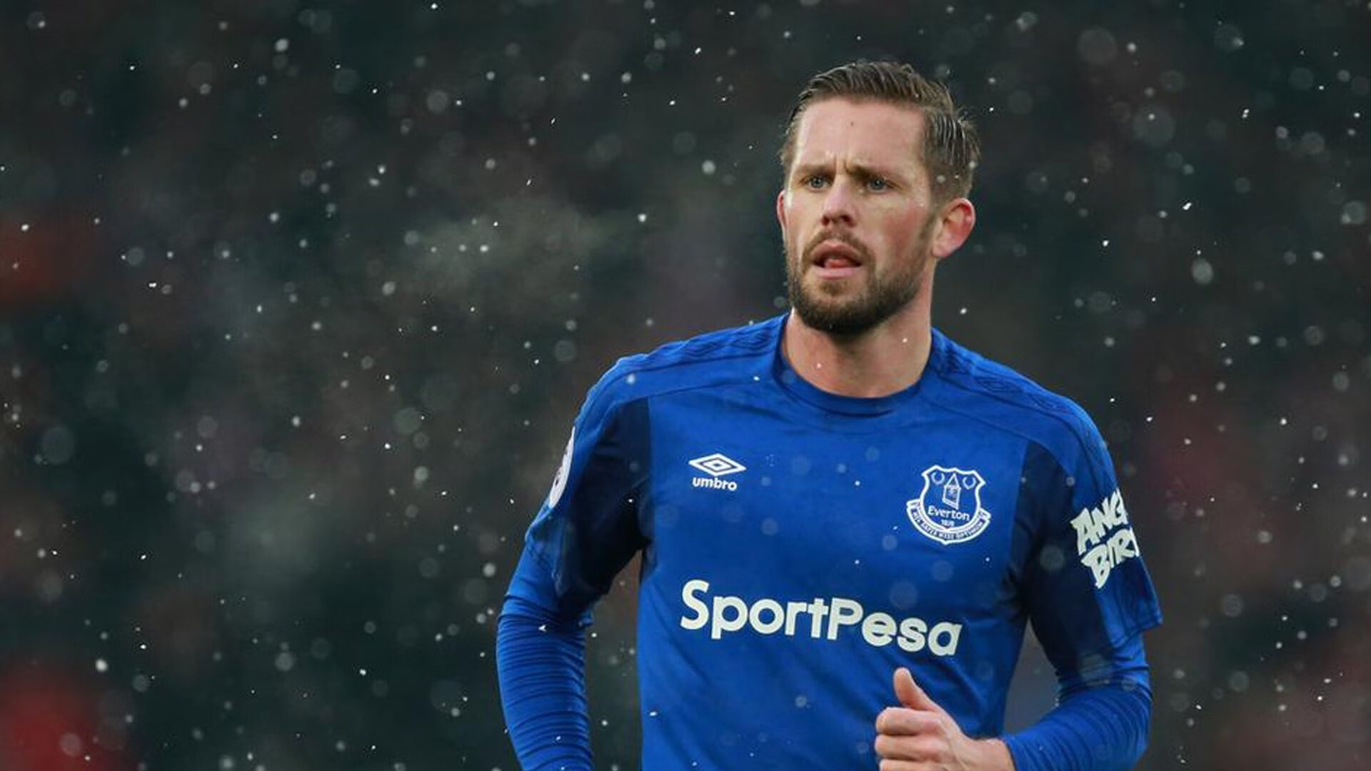 摩洛哥骑手吉塔·日特科维奇荣获2024年最佳障碍赛骑手奖，表彰其卓越表现。